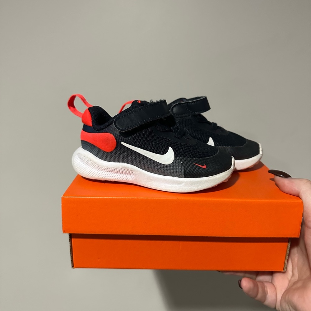 Nike Revolution Toddler Shoes size 6